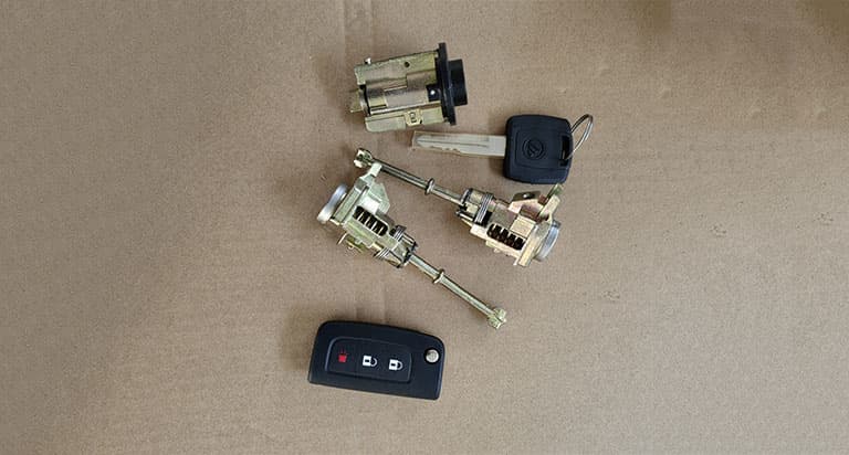 Control key with lock cylinder assembly