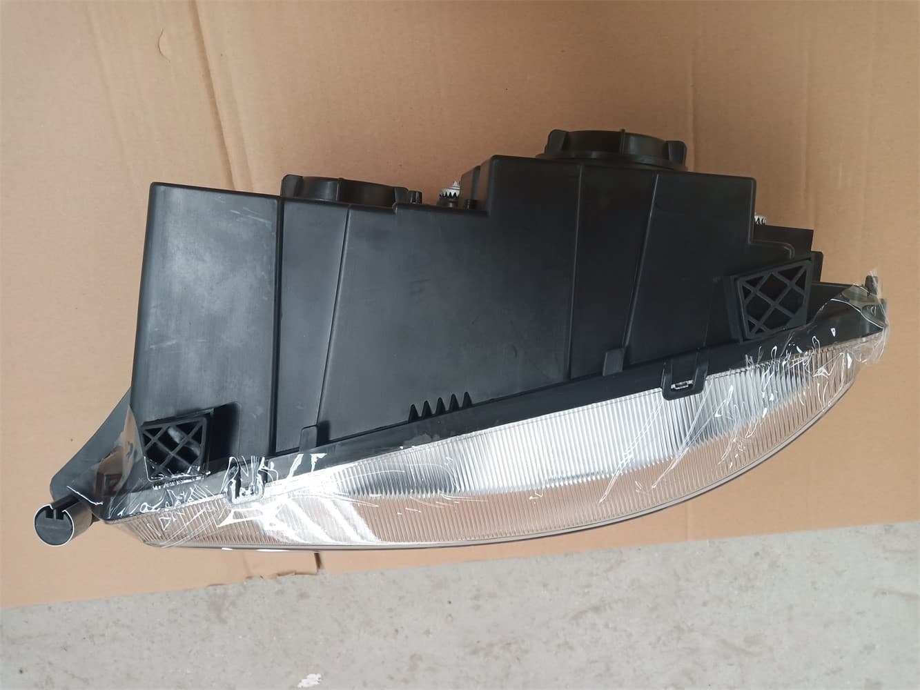 Headlight right