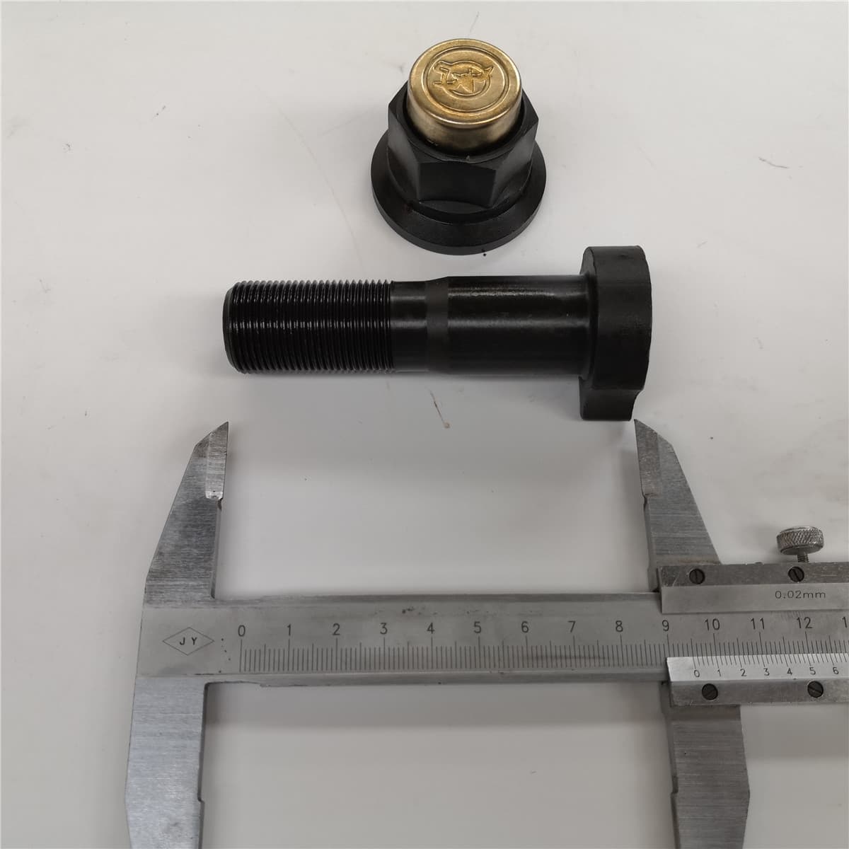SINOTRUK front wheel bolt with nut L=100 D=23 M22 AZ9100410104