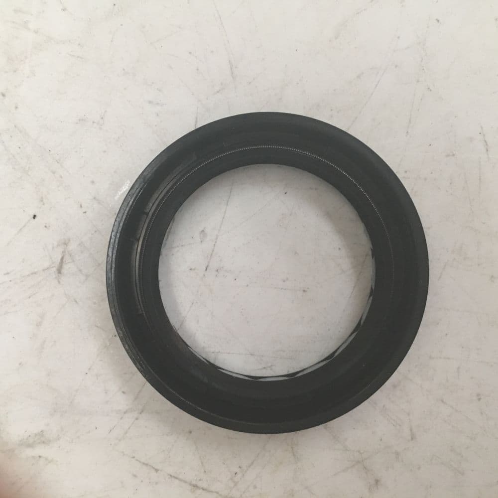 Axle shaft oil seal