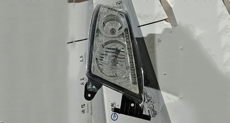 Left front headlight (LED)