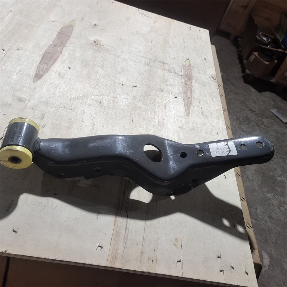 Cab rear suspension lower bracket assembly
