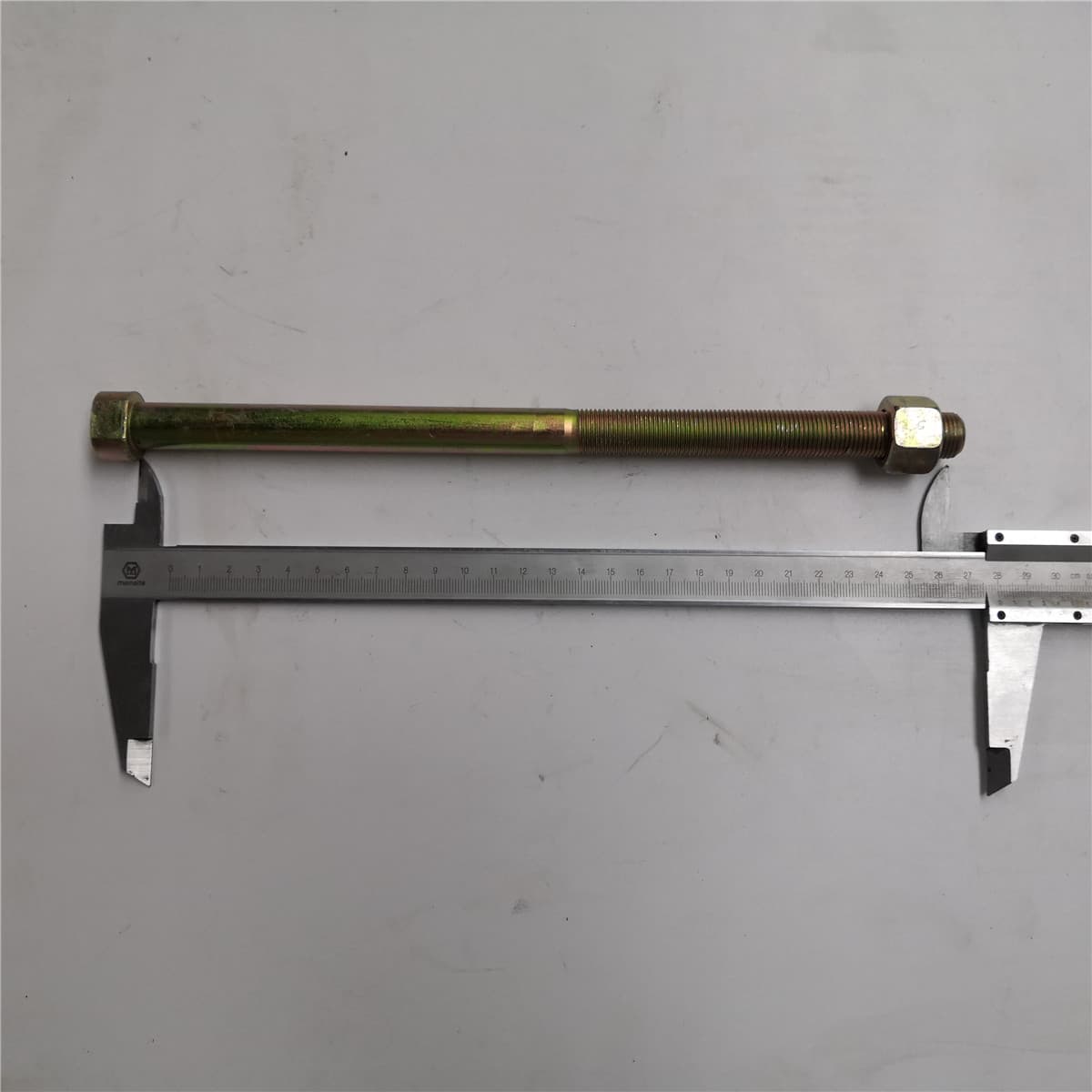 Rear Leaf spring center screw with nut L=280 M16