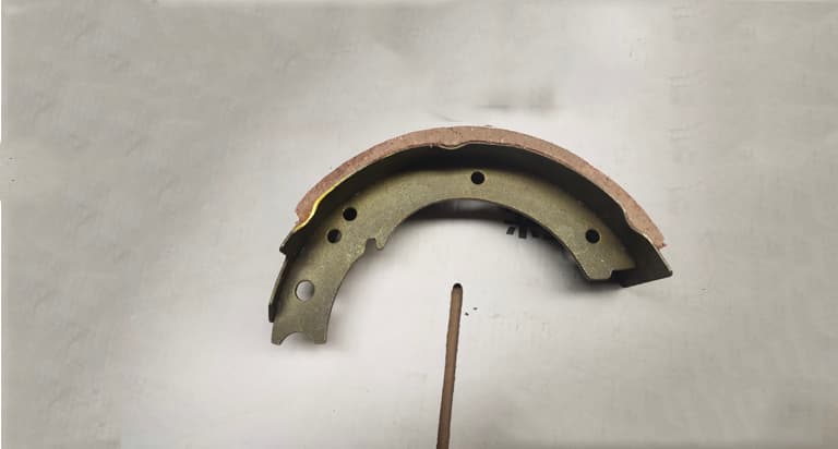 Front brake shoe assembly