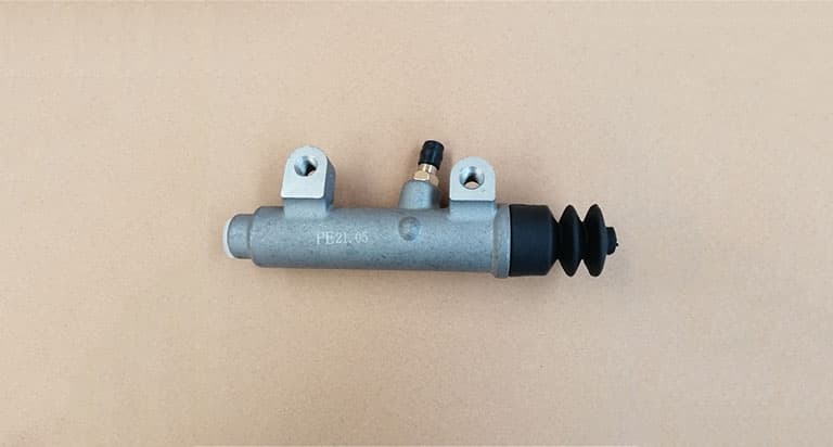clutch master cylinder