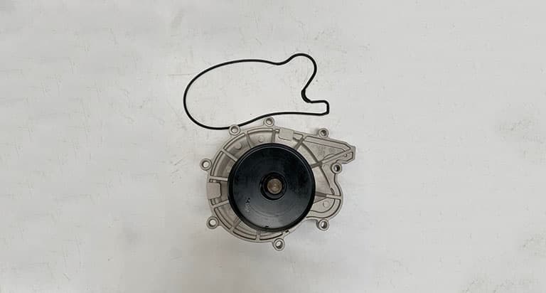 CUMMINS Насос водяной (помпа) IFS 2.8