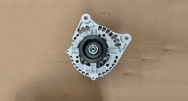 FOTON Генератор CUMMINS ISF2.8 14V 120A 5272666 5262499 5318120 JFZ1120-1102-WX 5266781