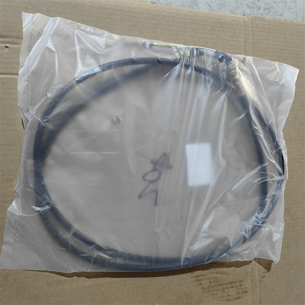 Throttle cable asse mbly
