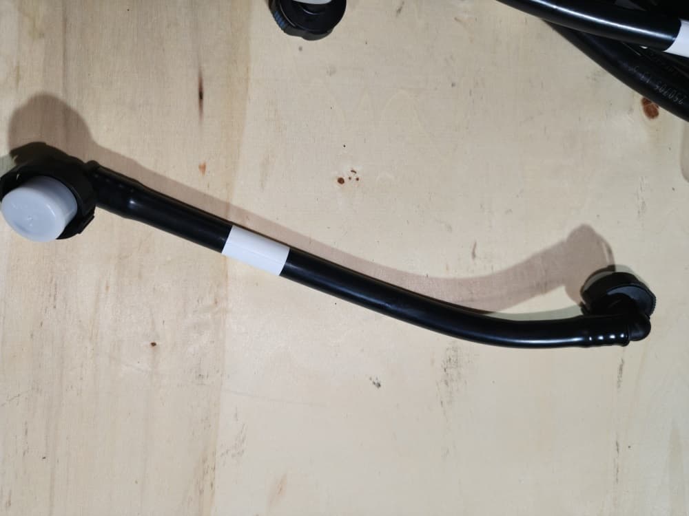 Air conditioning pipe