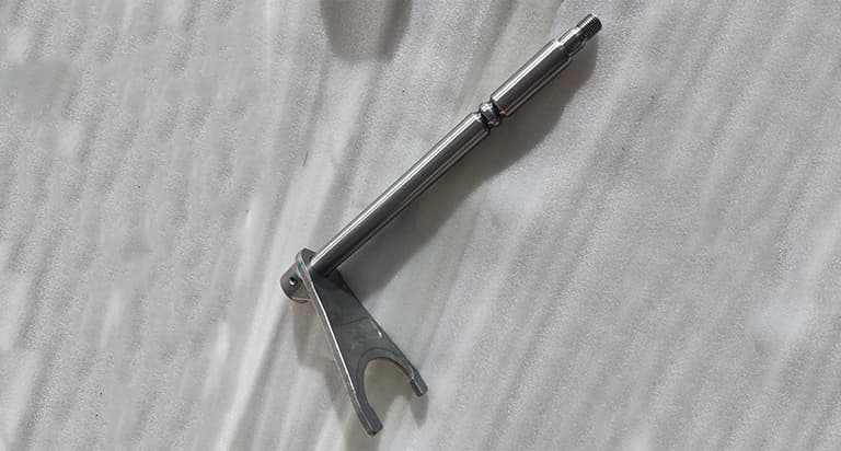 Shift fork shaft assembly (12-speed AMT retarder)