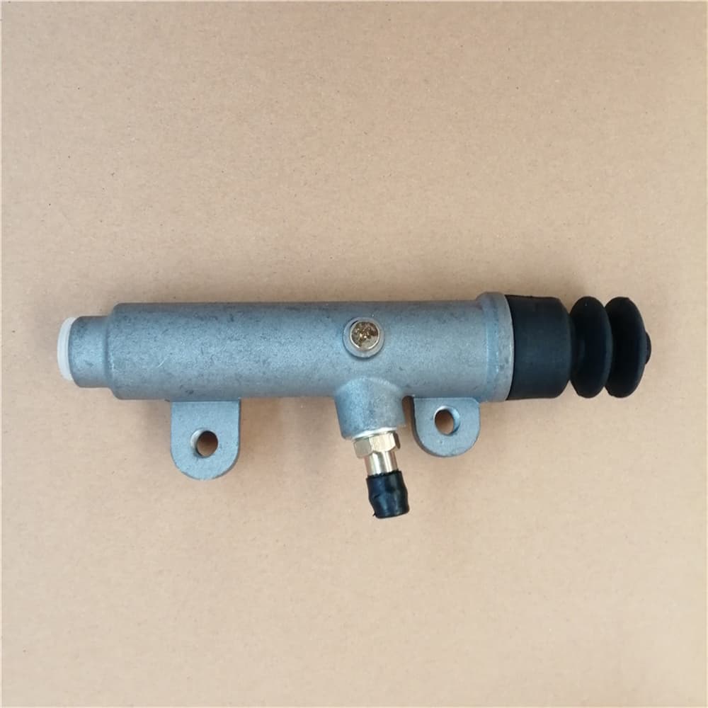 clutch master cylinder