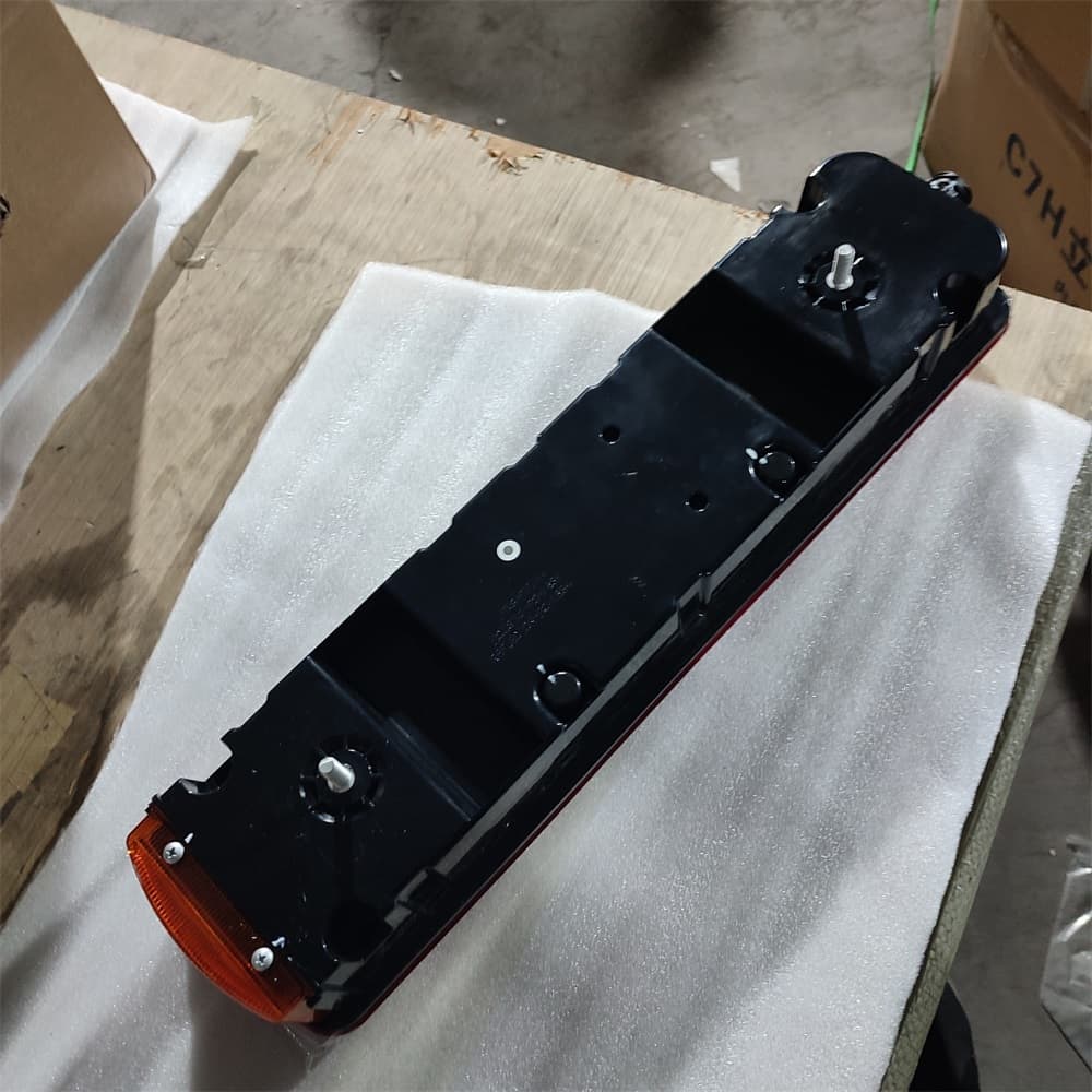 Left rear tail light