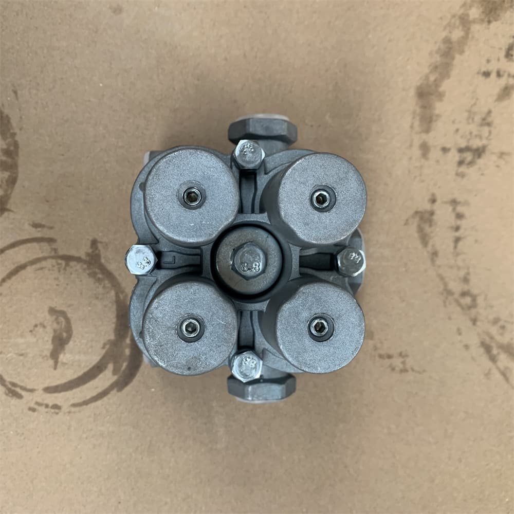 Four-circuit protection valve
