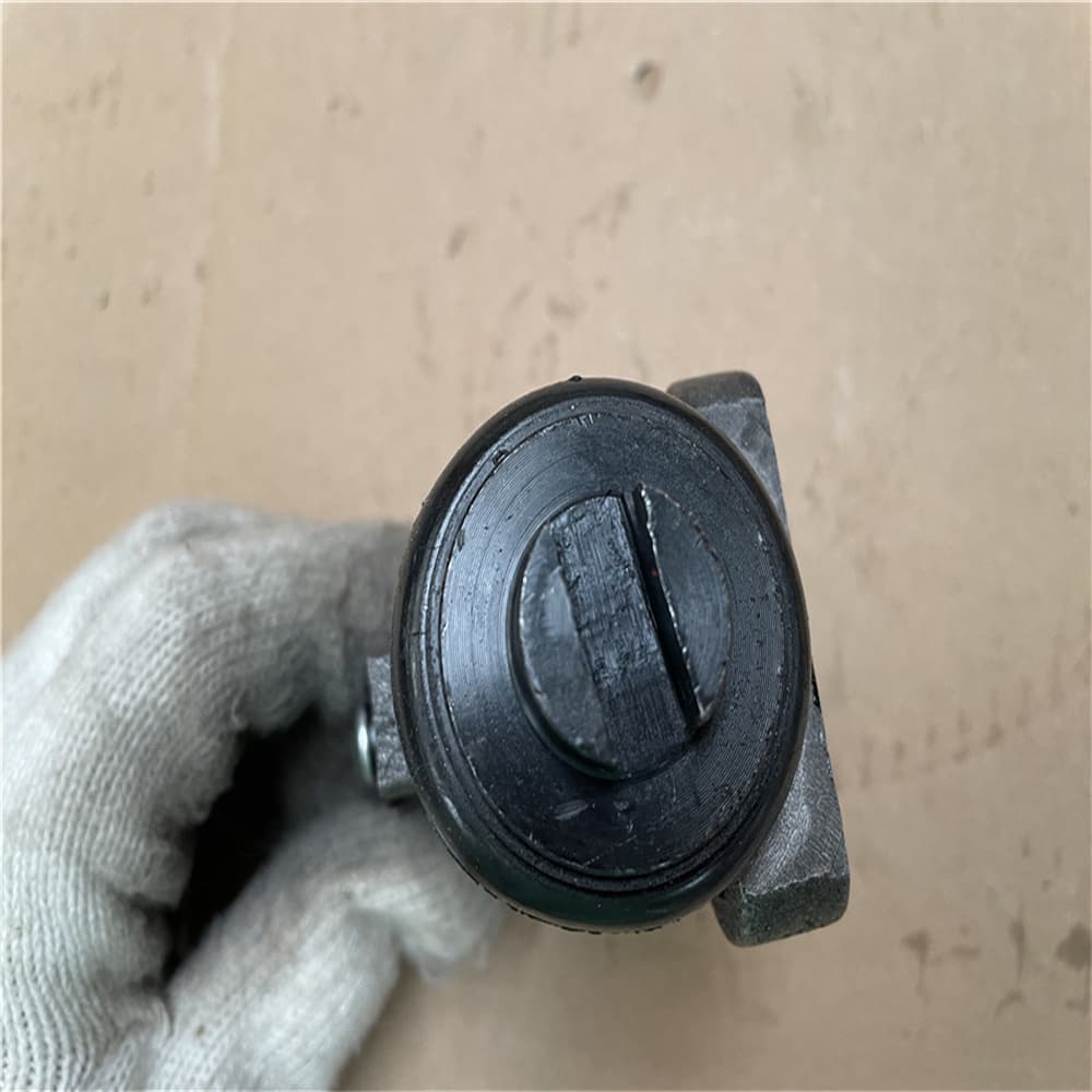 Right Upper Brake Slave Cylinder Assy