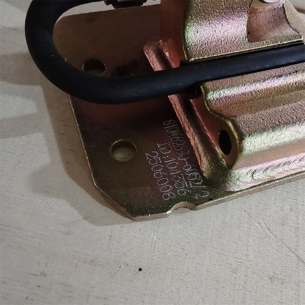 Door hinge upper right
