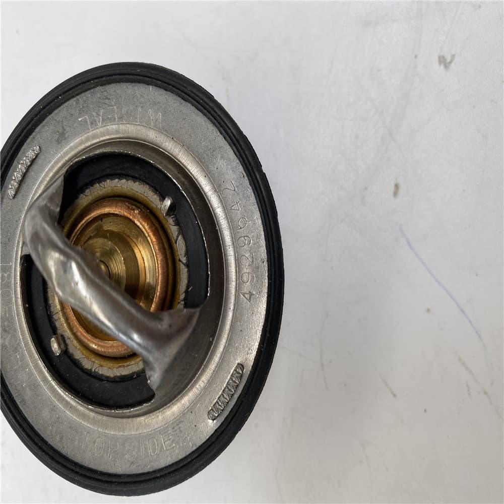 FOTON Thermostat CUMMINS ISF3.8 ISB ISBe 300 82°С 4929642 3973834
