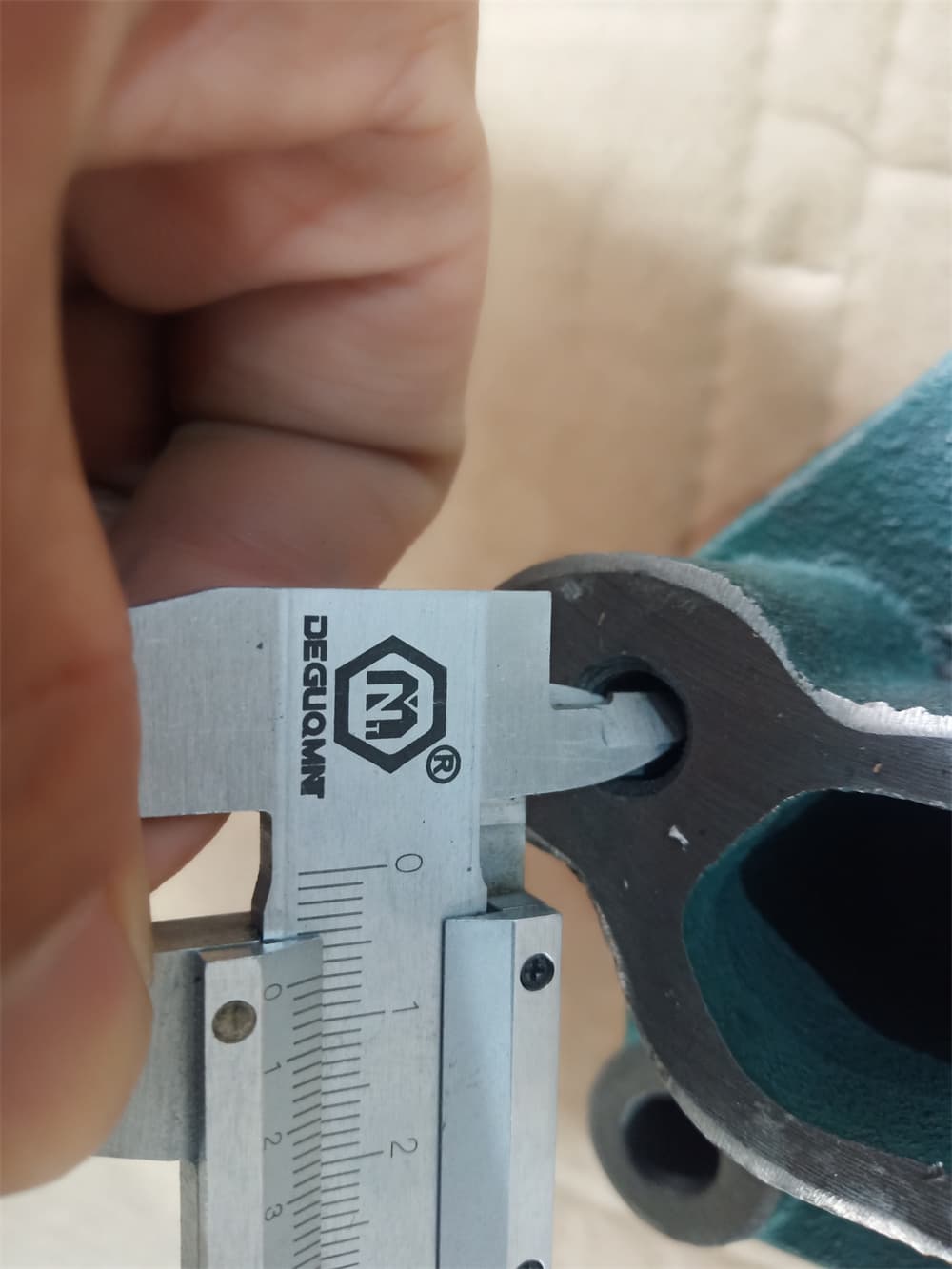 Coarse filter fixing bracket
