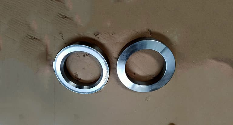Bearing oil seal cover