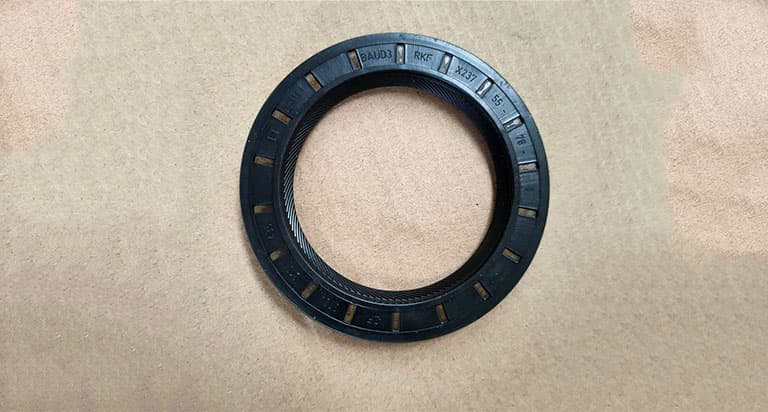 Transmission input shaft oil seal