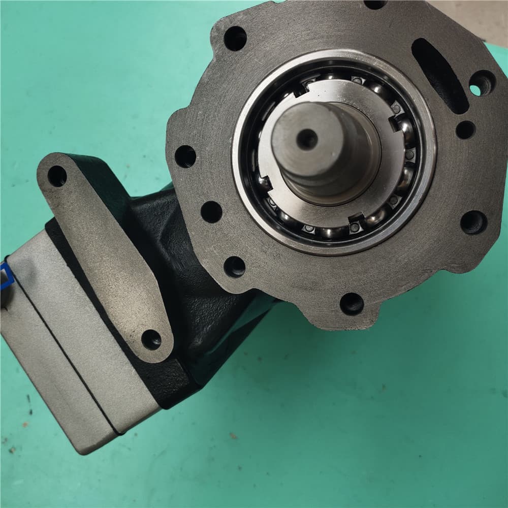 Double cylinder water-cooled air compressor