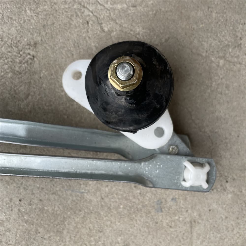 Windshield wiper linkage rod