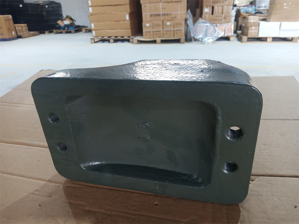 Rear leaf spring bracket