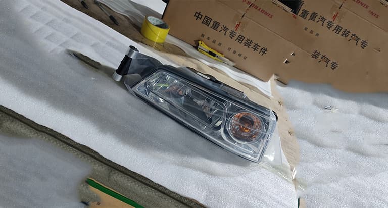 Right fog light (non-LED)