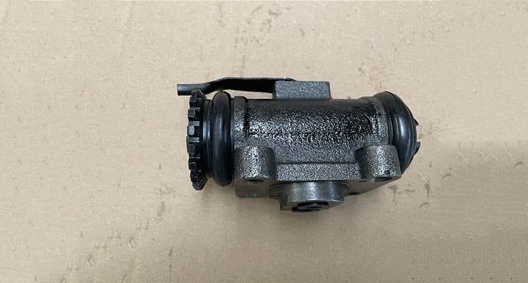 Right Upper Brake Slave Cylinder Assy