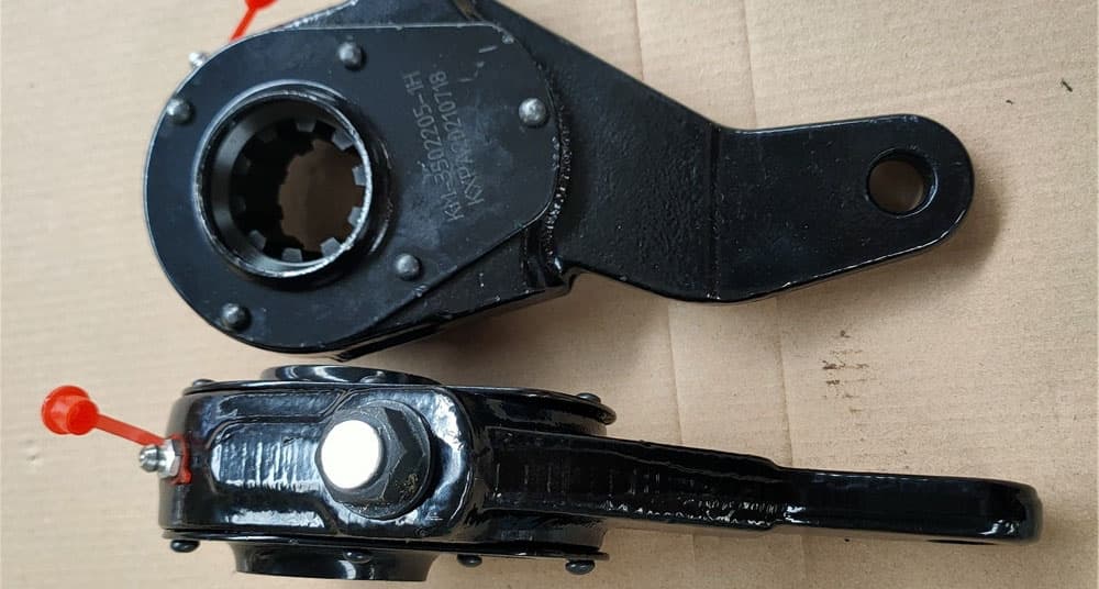 Adjust arm right